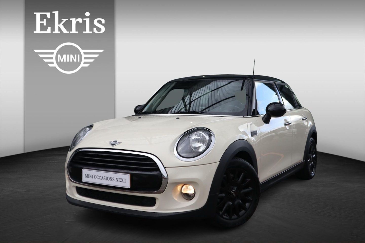 MINI Cooper - 5-deurs | Airconditioning | Navigatie - AutoWereld.nl