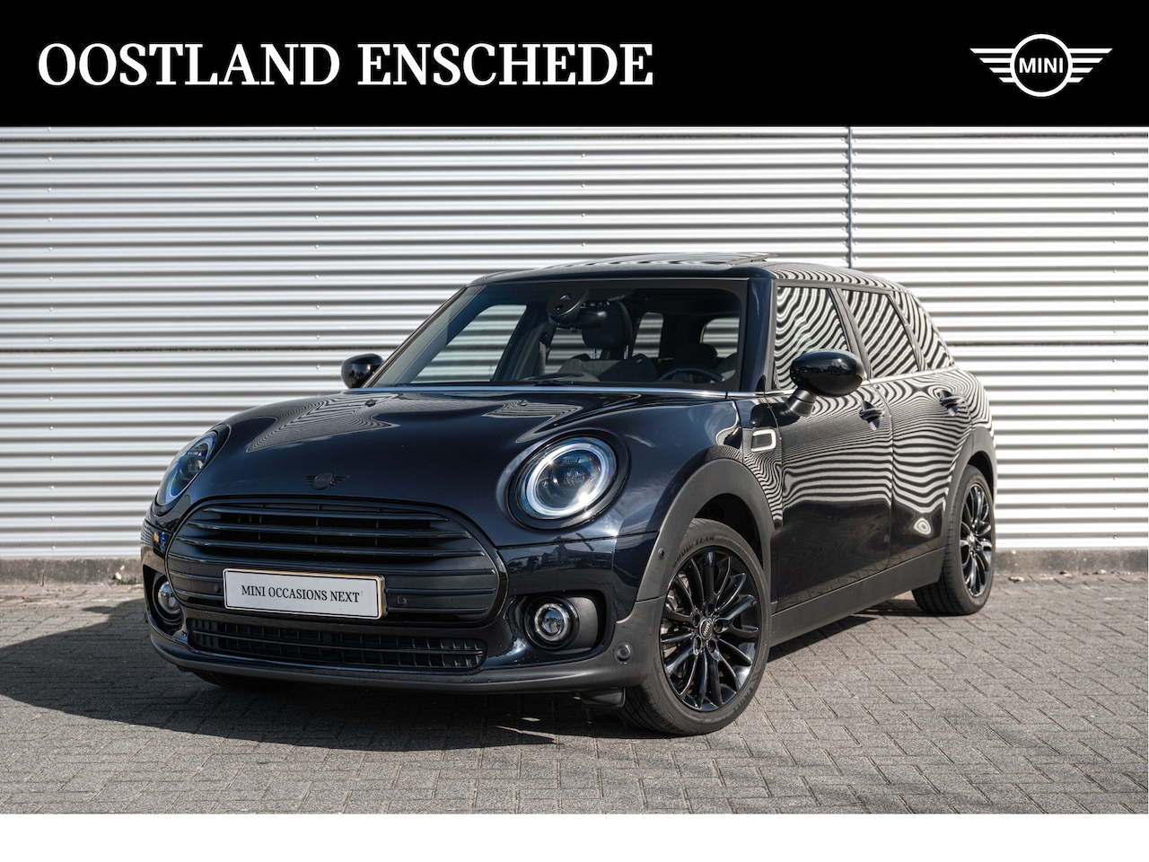 MINI Clubman - Cooper Classic Automaat / Panoramadak / Trekhaak / Achteruitrijcamera / Comfort Access / L - AutoWereld.nl