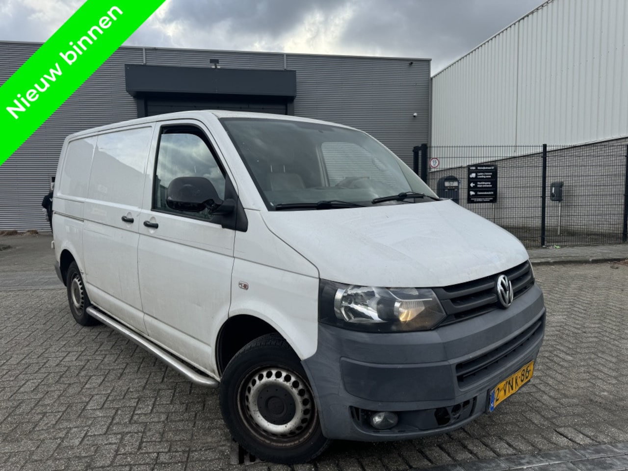 Volkswagen Transporter - 2.0 TDI L1H2 Airco 3Persoons 2011 - AutoWereld.nl