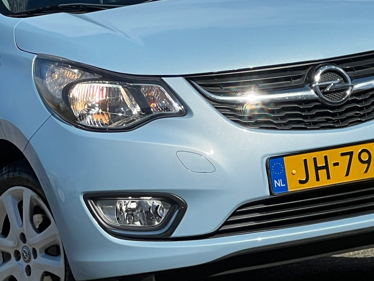 Opel Karl - 1.0 75pk Cosmo - Ray Blue - Leder int/Bluetooth/Seatheat - 58dkm - Nieuwstaat - AutoWereld.nl