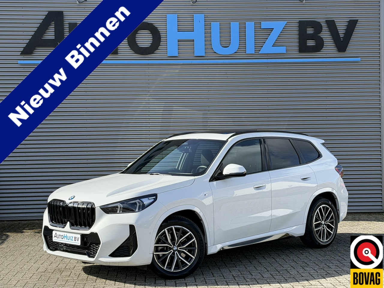 BMW X1 - sDrive20i M Sport Premium Pack Panoramadak Trekhaak Keyless Entry Stoelverwarming Adaptiev - AutoWereld.nl
