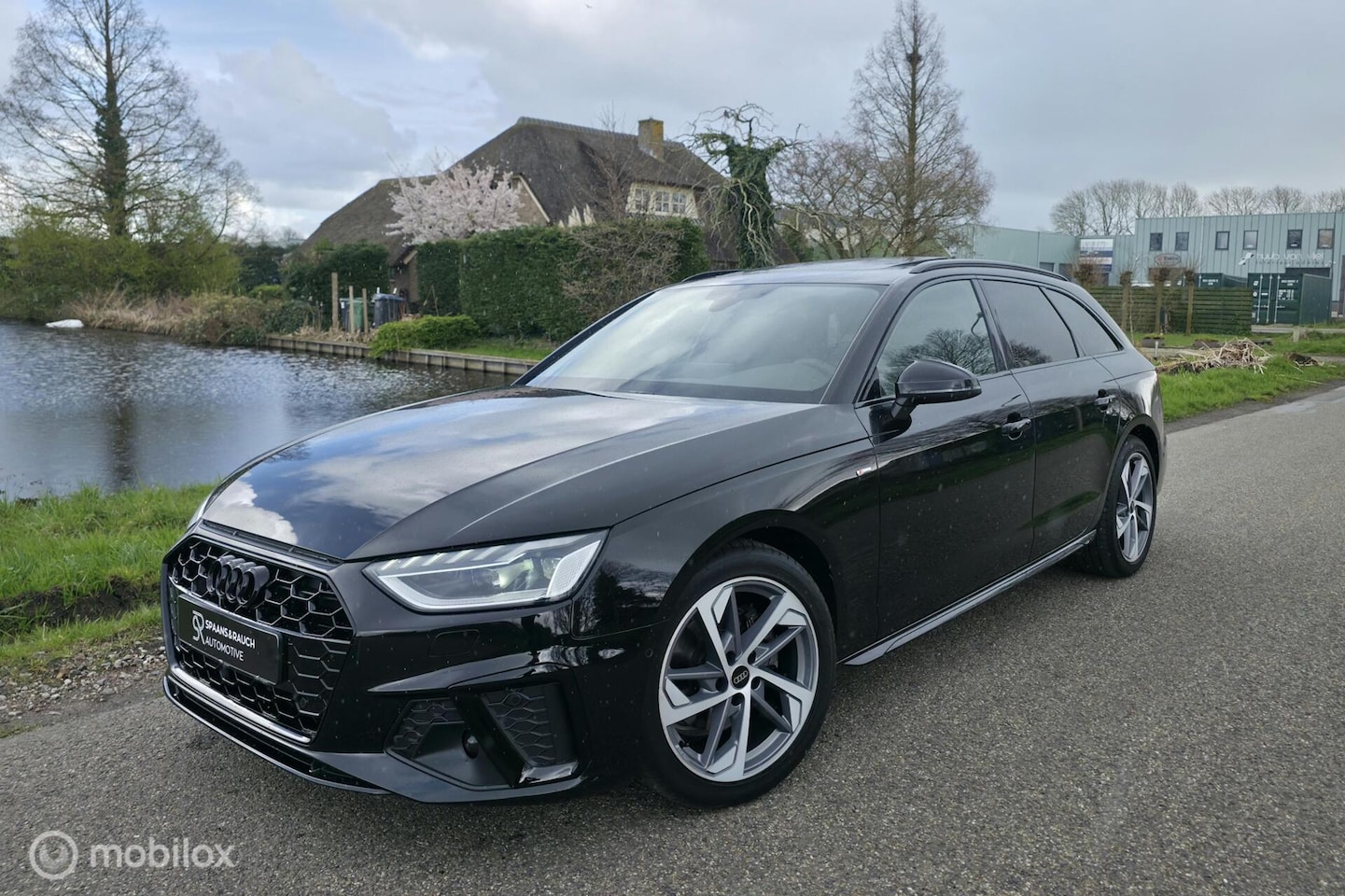 Audi A4 Avant - 35 TFSI S-line / Pano / RS seats / Massage - AutoWereld.nl