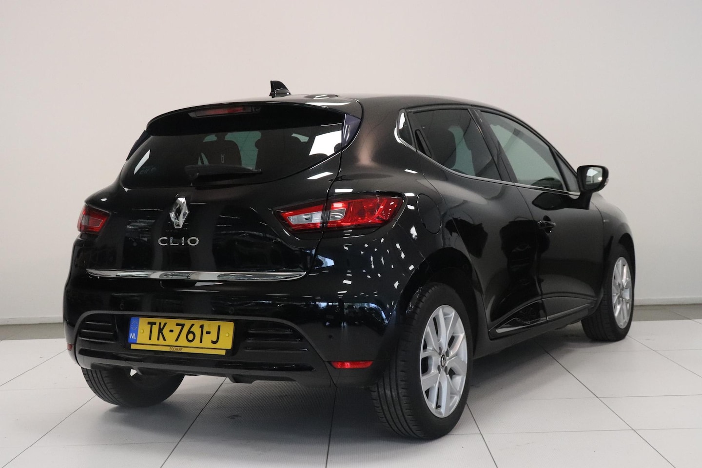 Renault Clio - 0.9 TCe Limited | Airco | Navigatie | Parkeersensoren | Cruise control | - AutoWereld.nl
