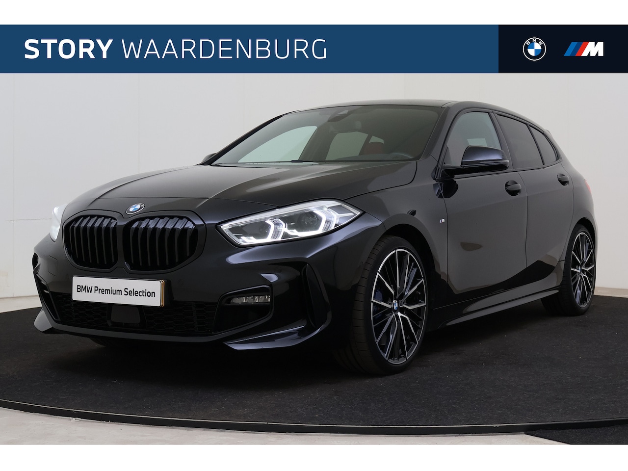 BMW 1-serie - 118i High Executive M Sport Automaat / Panoramadak / Sportstoelen / Achteruitrijcamera / H - AutoWereld.nl