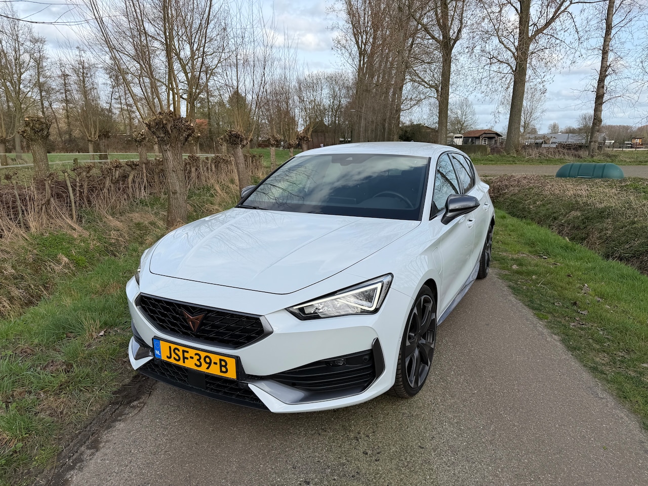 CUPRA Leon - 1.4 e-Hybrid Adrenaline | Carplay | Camera | Keyless - AutoWereld.nl