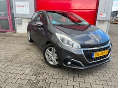 Peugeot 208 - 1.2 82pk PureTech Signature / Navigatie / Cruise control / 16"LM velgen / Parkeersensoren