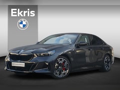 BMW 5-serie - Sedan 530e M Sportpakket Pro 20'' / Harman Kardon / Comfortstoelen met stoelventilatie / D