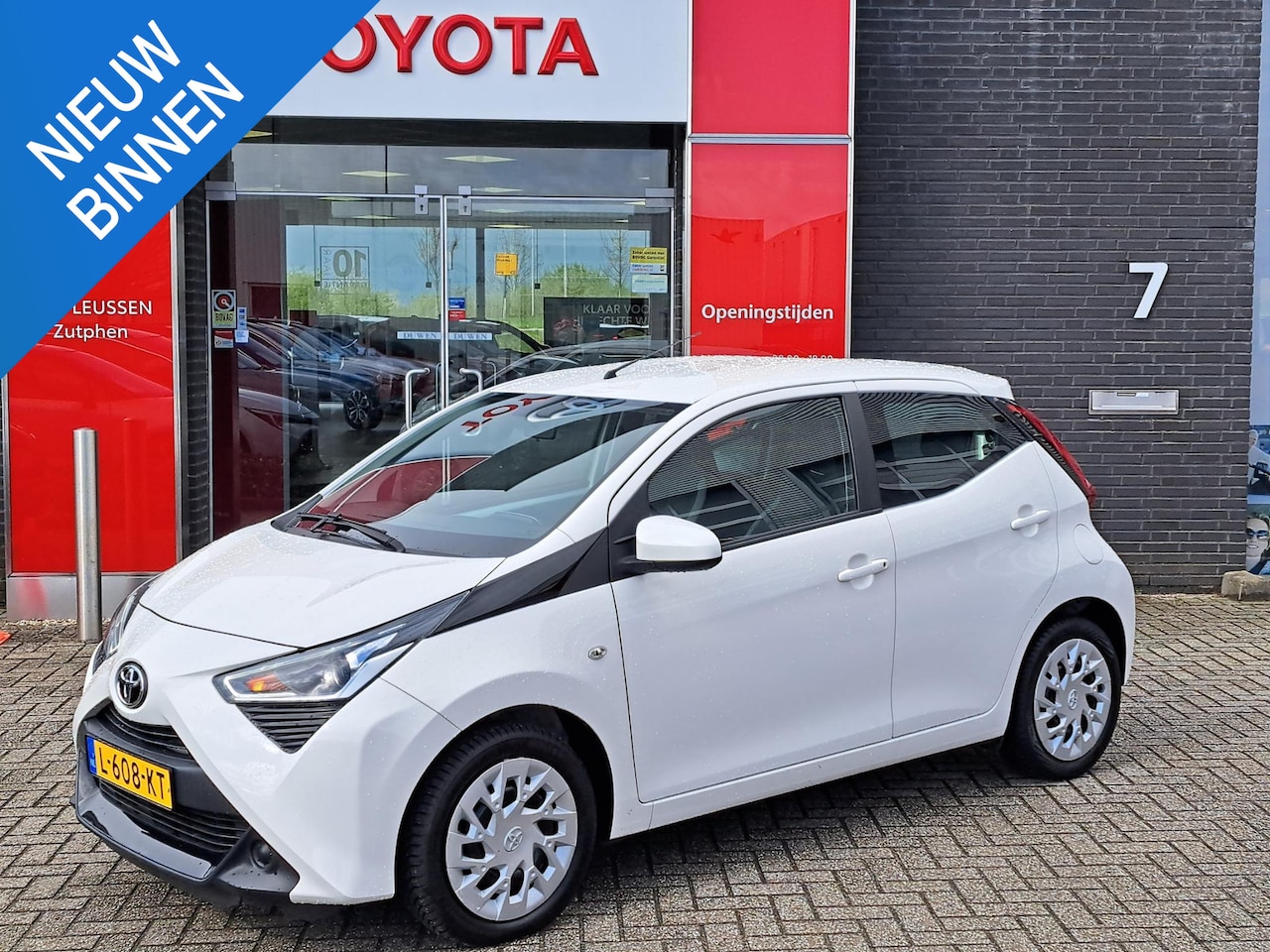 Toyota Aygo X - X-PLAY ACHTERUITRIJCAMERA AIRCO APPLE CARPLAY / ANDROID AUTO - AutoWereld.nl