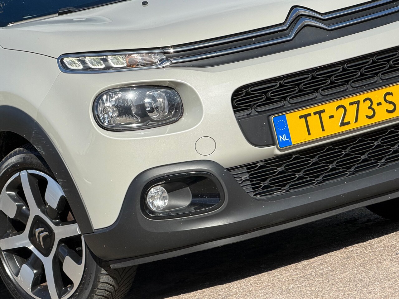 Citroën C3 - 1.2 PureTech S&S Shine 110pk Automaat - Sable - Carplay/Camera/Clima - AutoWereld.nl