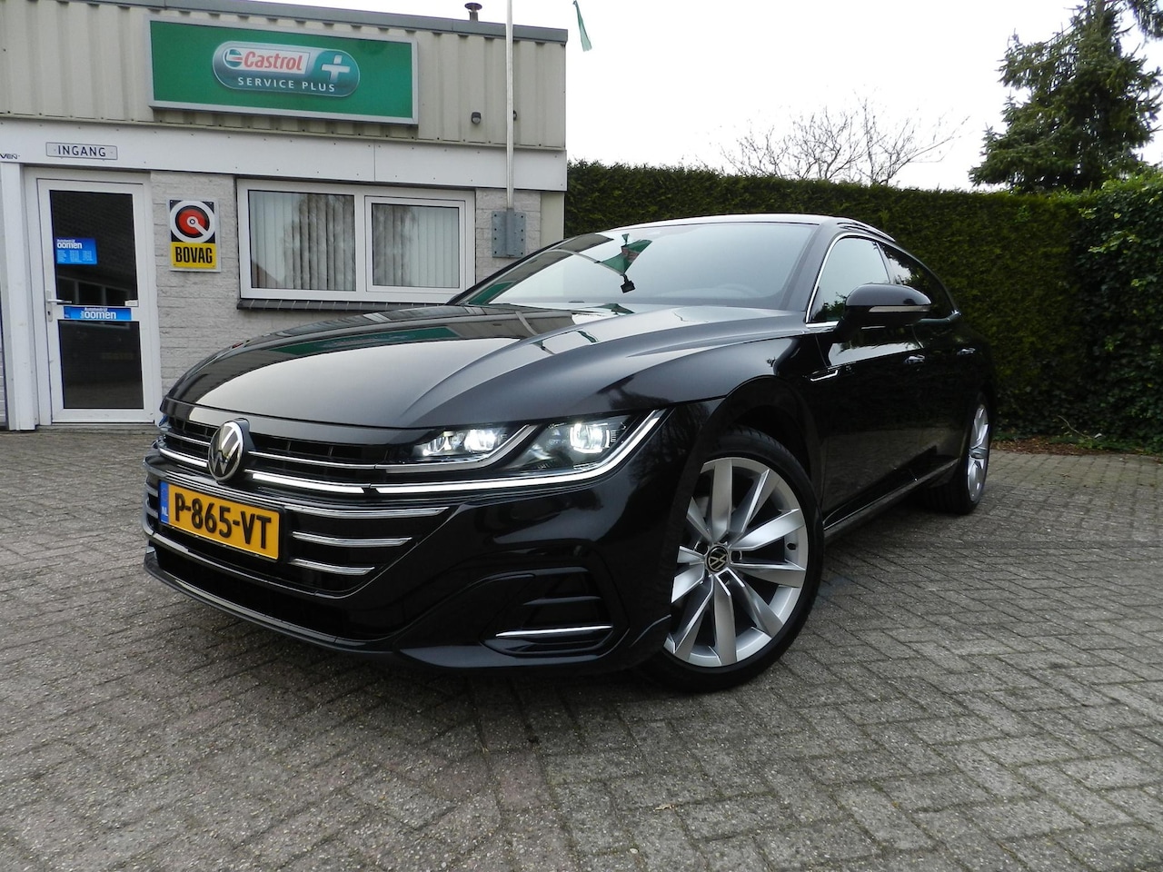 Volkswagen Arteon Shooting Brake - 2.0 TSI R-Line Business+ - 140Kw/190PK - ACC - Trekhaak - Digitale Cockpit - Apple CarPlay - AutoWereld.nl