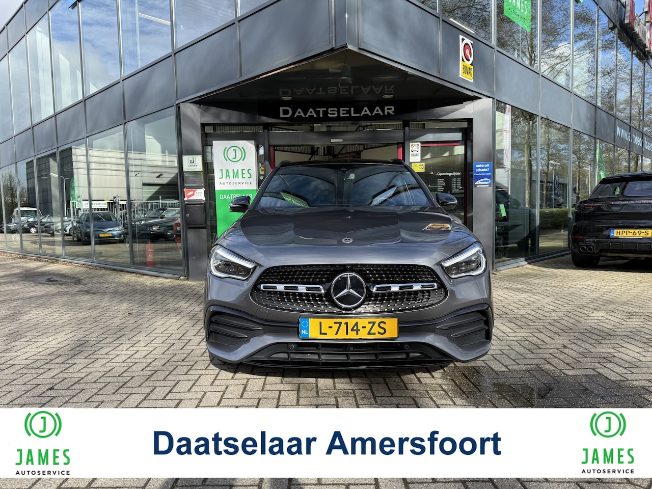 Mercedes-Benz GLA-Klasse - 180 Business Solution AMG Panoramadak Elek stoelen Camera Sfeerverlichting - AutoWereld.nl