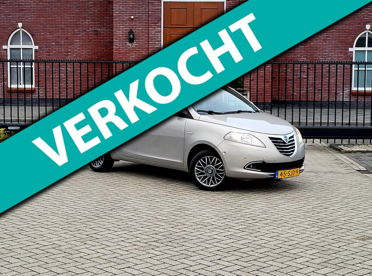 Lancia Y(psilon) - Ypsilon 0.9 TwinAir Platinum / Automaat / Leer / Airco / Cruise control - AutoWereld.nl