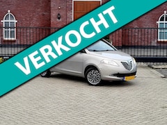 Lancia Y(psilon) - Ypsilon 0.9 TwinAir Platinum / Automaat / Leer / Airco / Cruise control