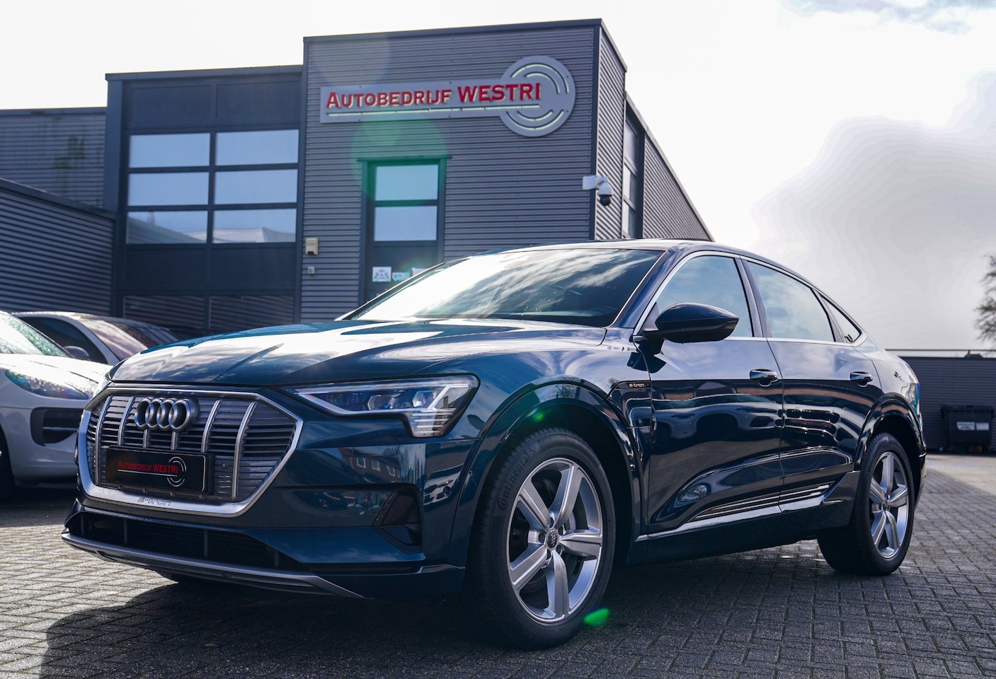 Audi e-tron Sportback - 55 quattro Business edition Plus 95 kWh | Panorama | Luxe Leder | Adaptieve cruise | Memor - AutoWereld.nl