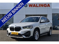 BMW X1 - sDrive20i 180pk Automaat | Panoramdak | Carplay | Head Up | Achteruitrij camera |Stoelverw