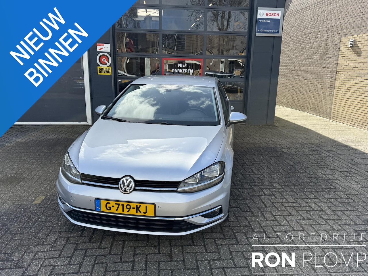 Volkswagen Golf - 1.0 TSI Comfortline Business Airco clima/ Navigatie/ Cruise/ Apple carplay/ PDC/ LMV - AutoWereld.nl