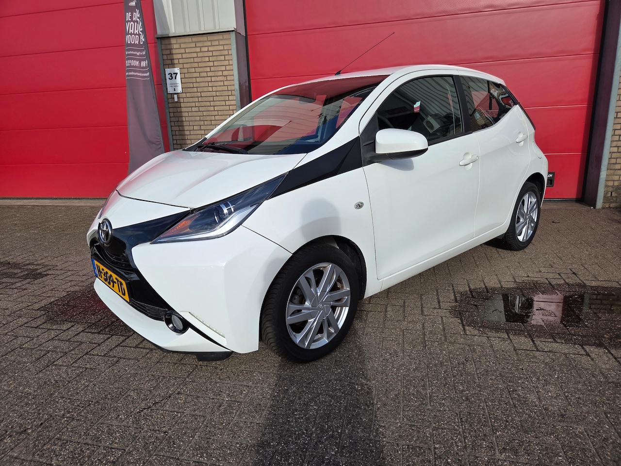 Toyota Aygo - 1.0 VVT-i x-wave - AutoWereld.nl