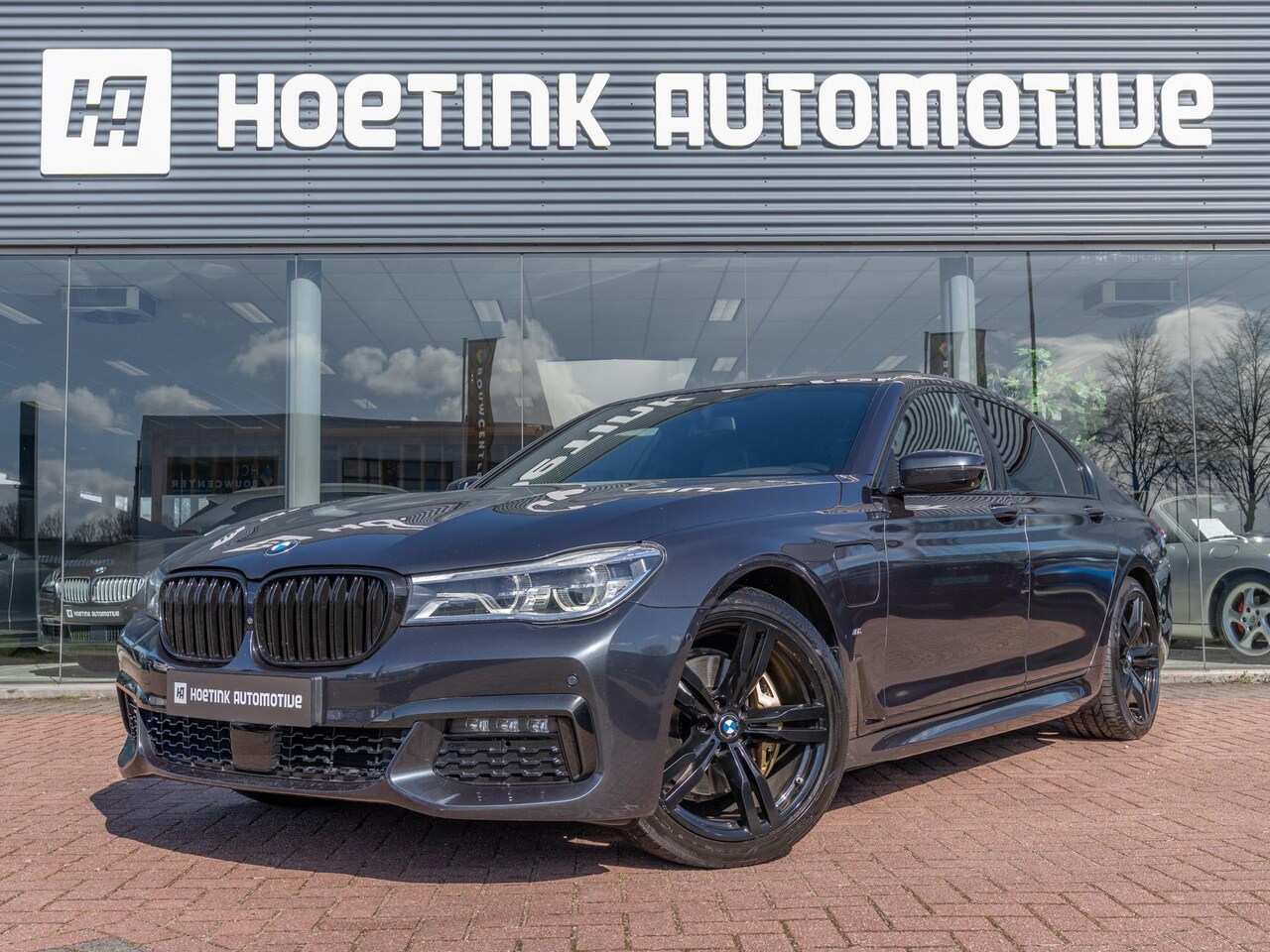 BMW 7-serie - 740e iPerformance M-Sport | Schuifdak | 360 ° camera | Nappa Leder | BMW dealer onderhoude - AutoWereld.nl