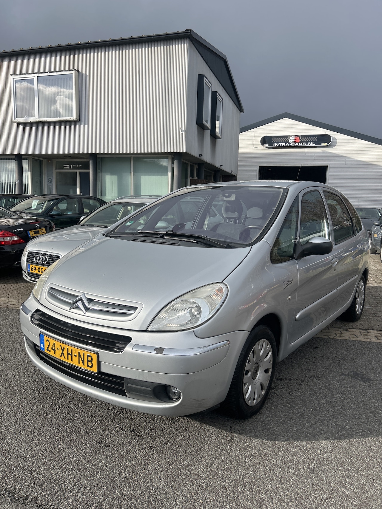 Citroën Xsara Picasso - 1.6i-16V Caractère Clima enz. Goed rijdende Picasso met een Apk t/m 26-02-2027 - AutoWereld.nl