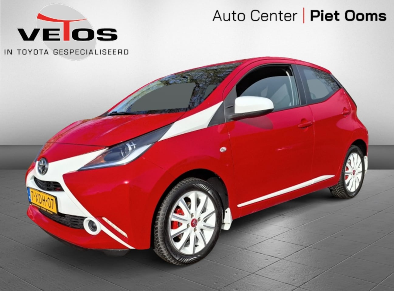 Toyota Aygo - 1.0 VVT-i x-play sport white - AutoWereld.nl