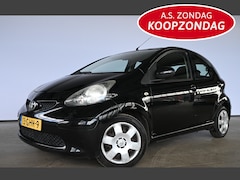 Toyota Aygo - 1.0-12V + Airco Navigatie Elektrisch Pakket Inruil Mogelijk