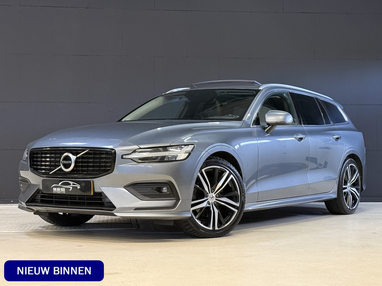 Volvo V60 - 2.0 B4 Business Pro | R-Design | Stoel/Stuurverwarming | Camera | Navi | Panoramadak - AutoWereld.nl