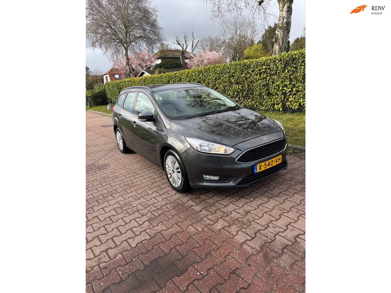 Ford Focus Wagon - 1.0 Lease Edition NWE DISTRIEM NWE APK! - AutoWereld.nl