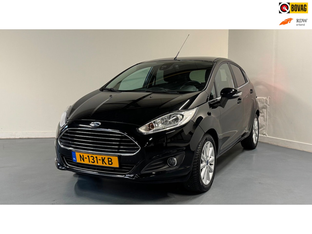 Ford Fiesta - 1.0 Titanium | NIEUWE DISTRIBUTIE | PARKEERSENS. | VOORRUITVERWARM. | - AutoWereld.nl