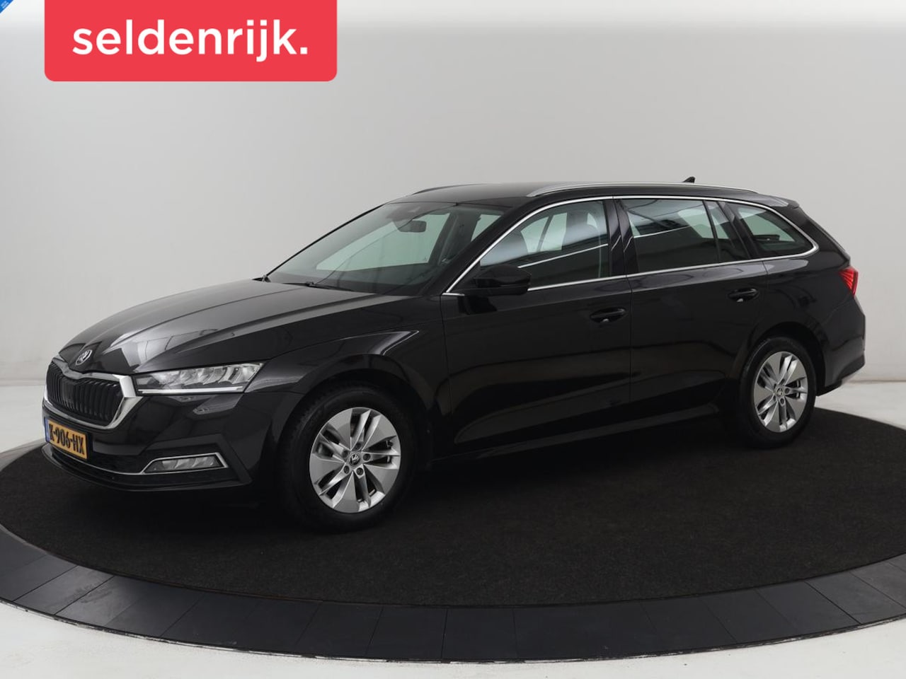 Skoda Octavia Combi - 1.0 e-TSI Business Edition | Carplay | Navigatie | Camera | Full LED | Parkeerhulp | Cruis - AutoWereld.nl