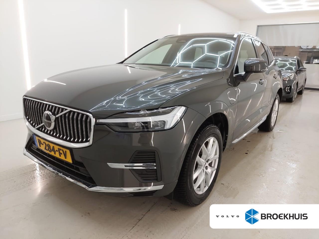 Volvo XC60 - 2.0 T6 Plug-in hybrid AWD Inscription Expression | Panoramadak | Adaptieve cruise control - AutoWereld.nl