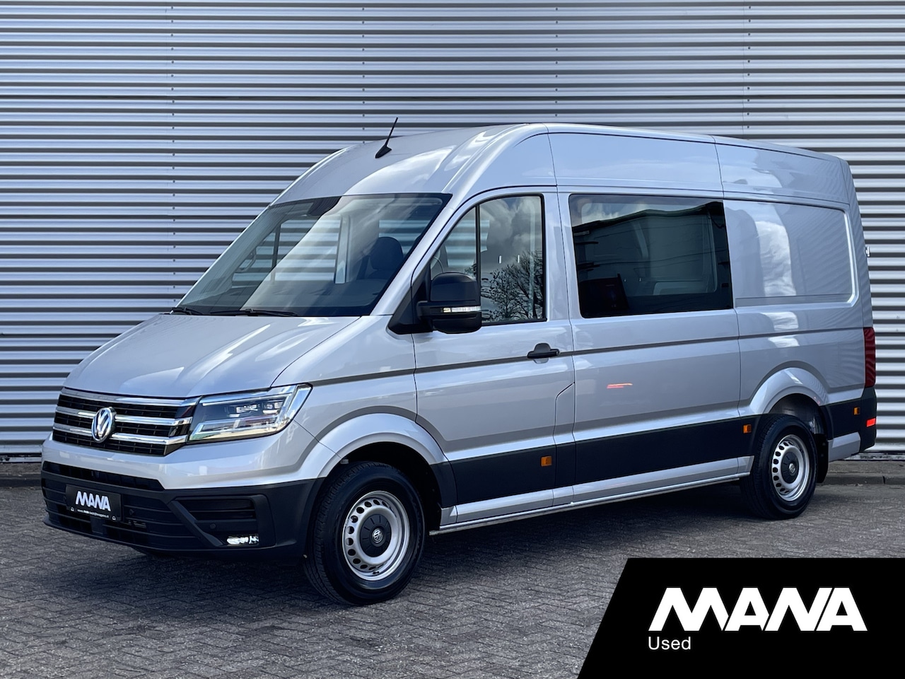 Volkswagen Crafter - 35 2.0TDI 177PK L3H3 DC Highline Automaat LED 7 persoons Carplay Clima Stoelverwarming - AutoWereld.nl