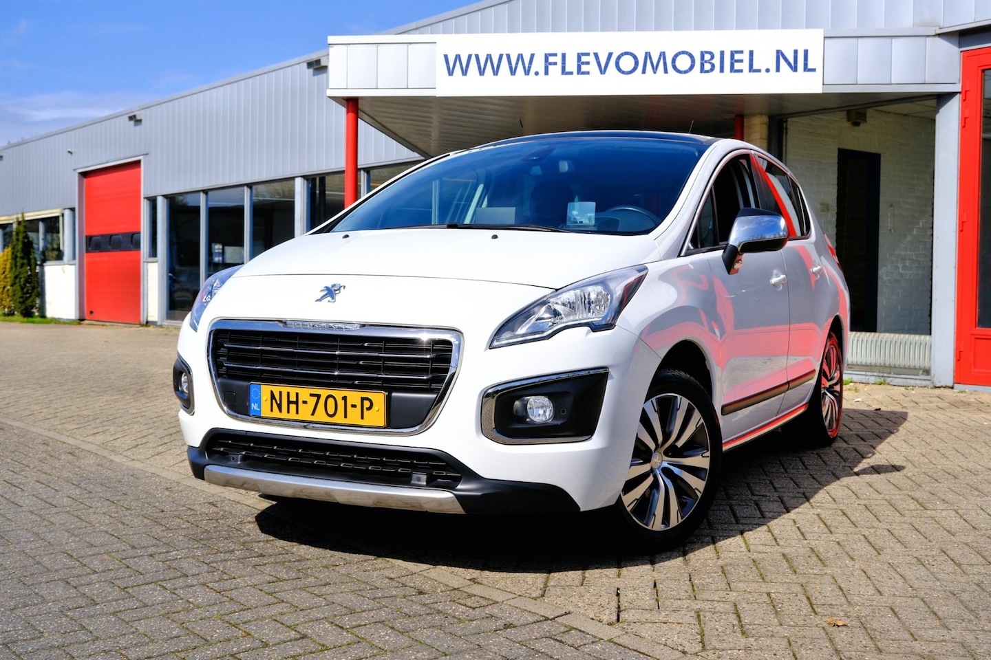 Peugeot 3008 - 1.6 BlueHDi Style Pano|HUD|Half Leder|Cam|Navi|LMV - AutoWereld.nl
