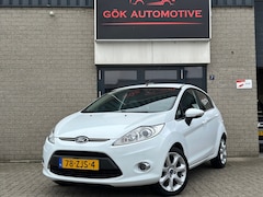 Ford Fiesta - 1.25 Titanium / Stoelverwarming / Leer / PDC / NAP / LM Velgen / Cruise Control / Voorruit