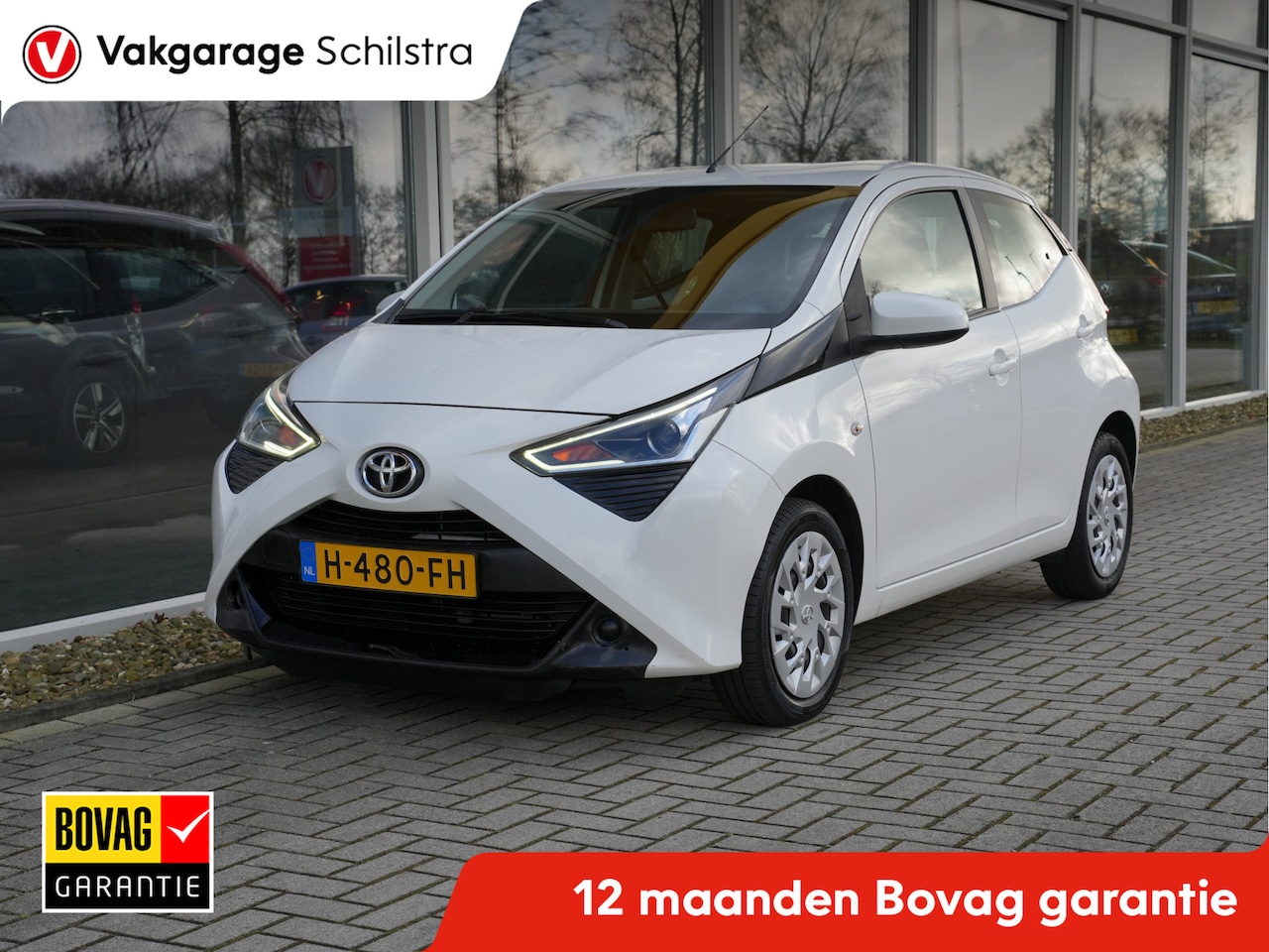 Toyota Aygo - 1.0 VVT-i x-play Automaat | CarPlay | Achteruitrijcamera | Airco - AutoWereld.nl