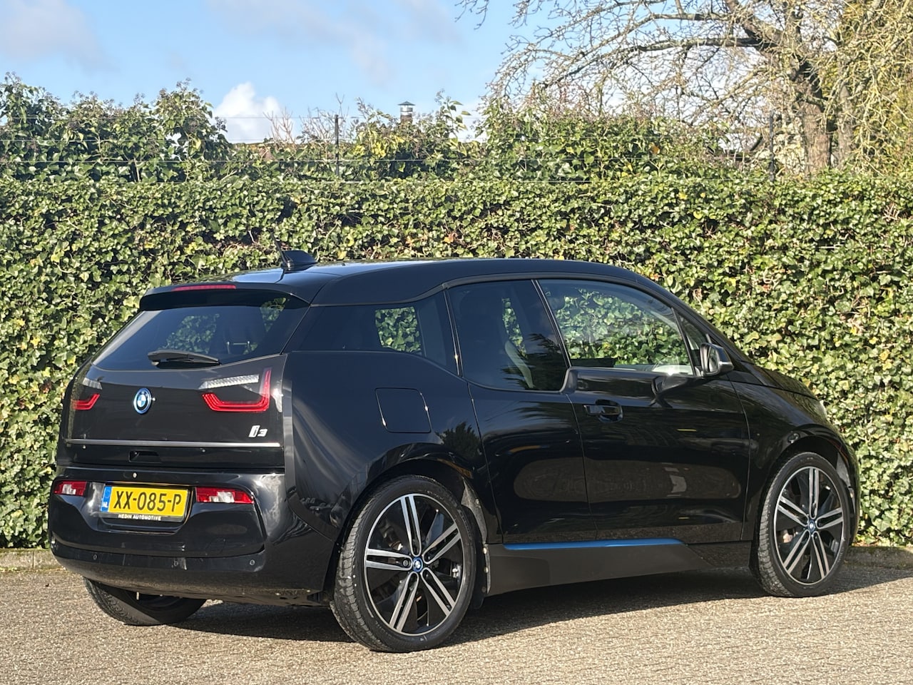 BMW i3 - 120 Ah | Schuif-/Kanteldak | Camera | 20" | Stoelverw. | Navi Prof. | Snellaad | Warmtepom - AutoWereld.nl
