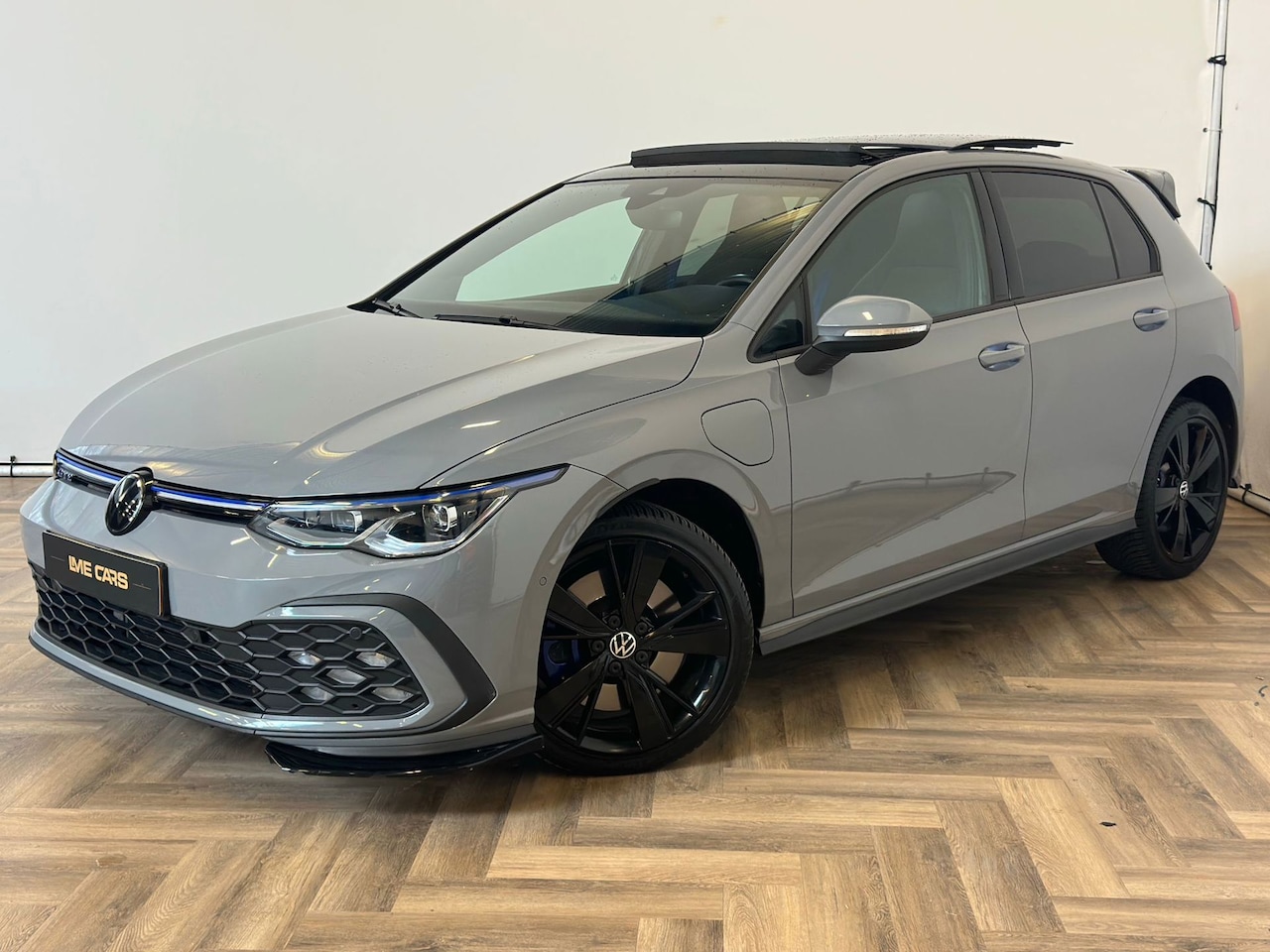 Volkswagen Golf - 1.4 eHybrid GTE|PANO|DEALER ONDERHOUDEN| INRUIL MOGELIJK - AutoWereld.nl