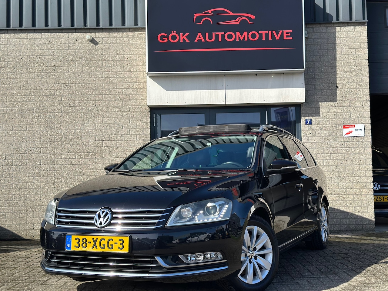 Volkswagen Passat Variant - 1.4 TSI High Executive Line / Pano / Led / Individual / Trekhaak / PDC / Stoelverwarming / - AutoWereld.nl