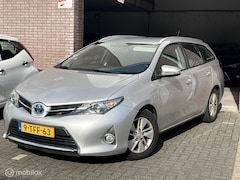 Toyota Auris Touring Sports - 1.8 Hybrid bj 2014 Navi, Camera, NAP. Dealer onderhouden