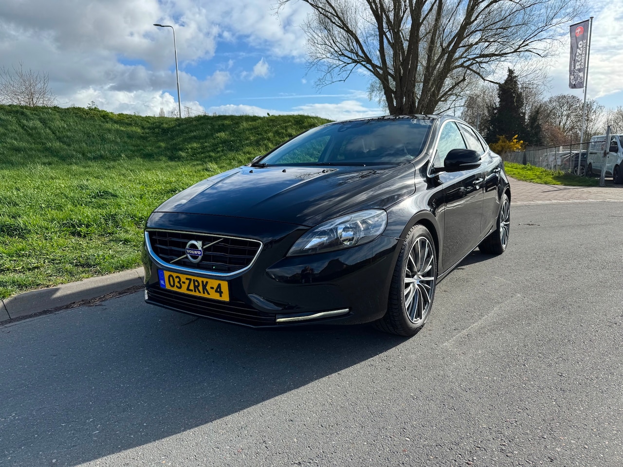 Volvo V40 - 1.6 D2 Momentum Panoramadak - AutoWereld.nl