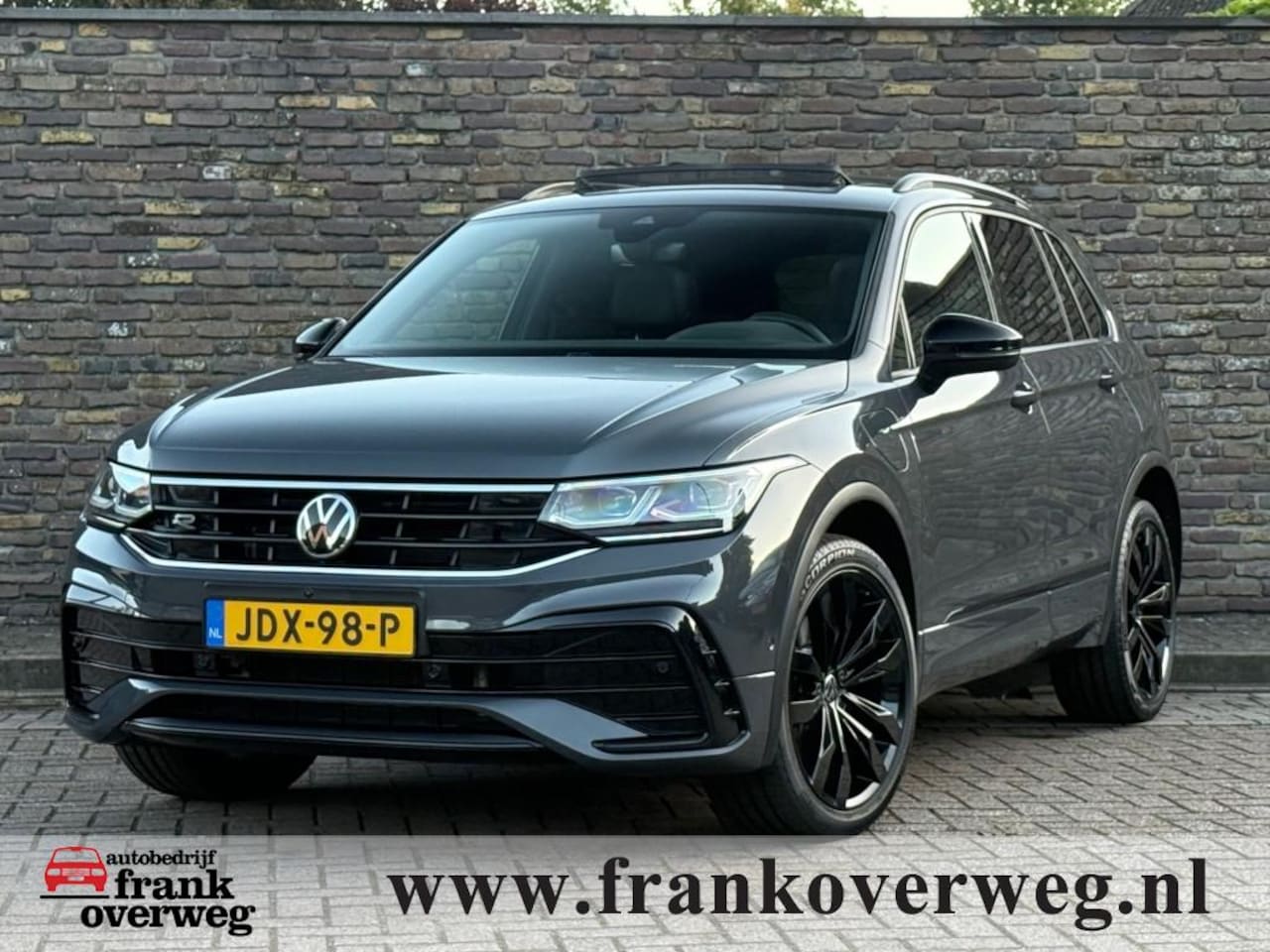 Volkswagen Tiguan - 1.4 TSI eHybrid R-LINE Black Style Panodak Trekhaak Leer 360 Camera - AutoWereld.nl