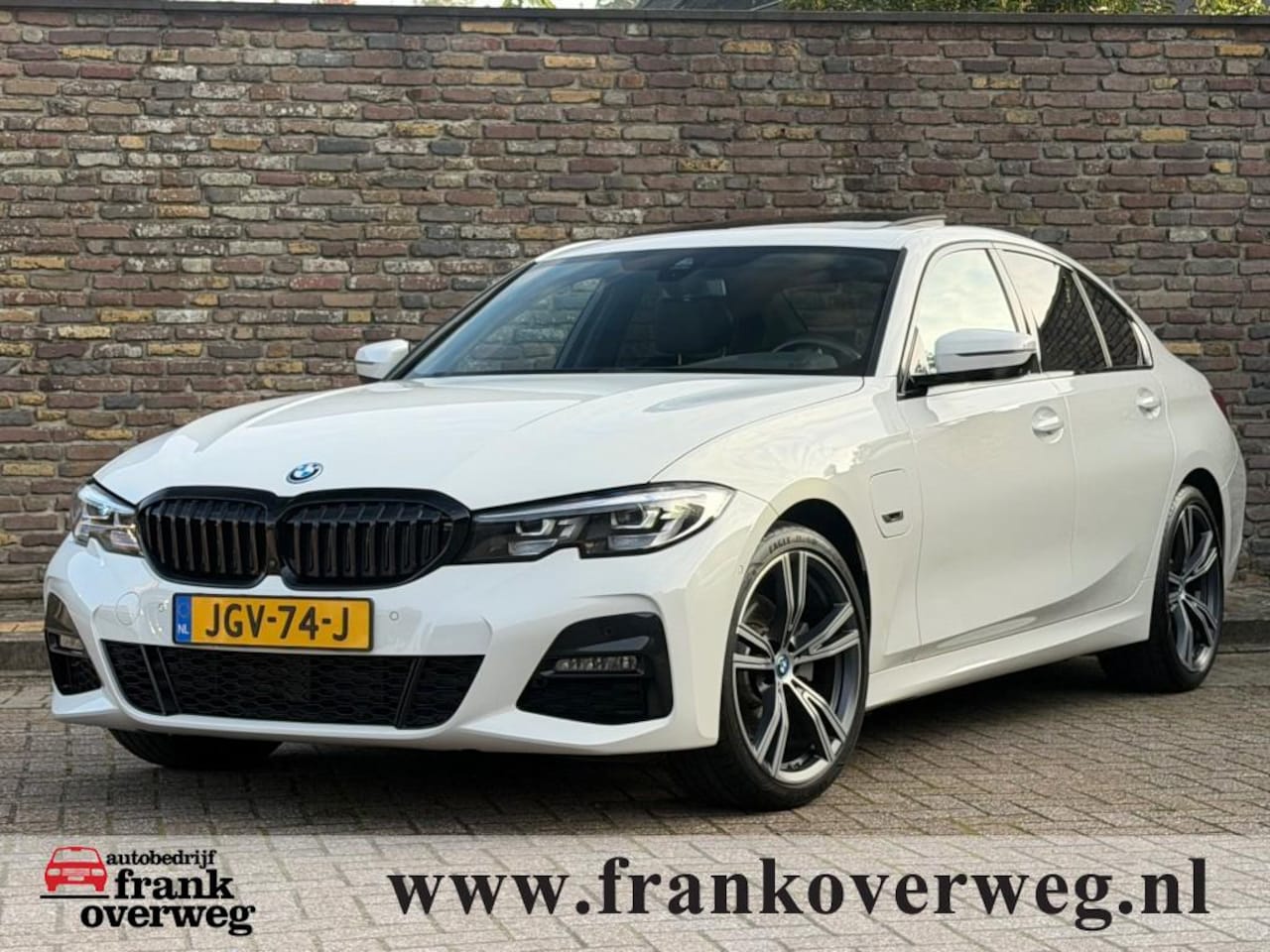 BMW 3-serie - 320E M-Sport Panodak 19 Inch Keyless - AutoWereld.nl