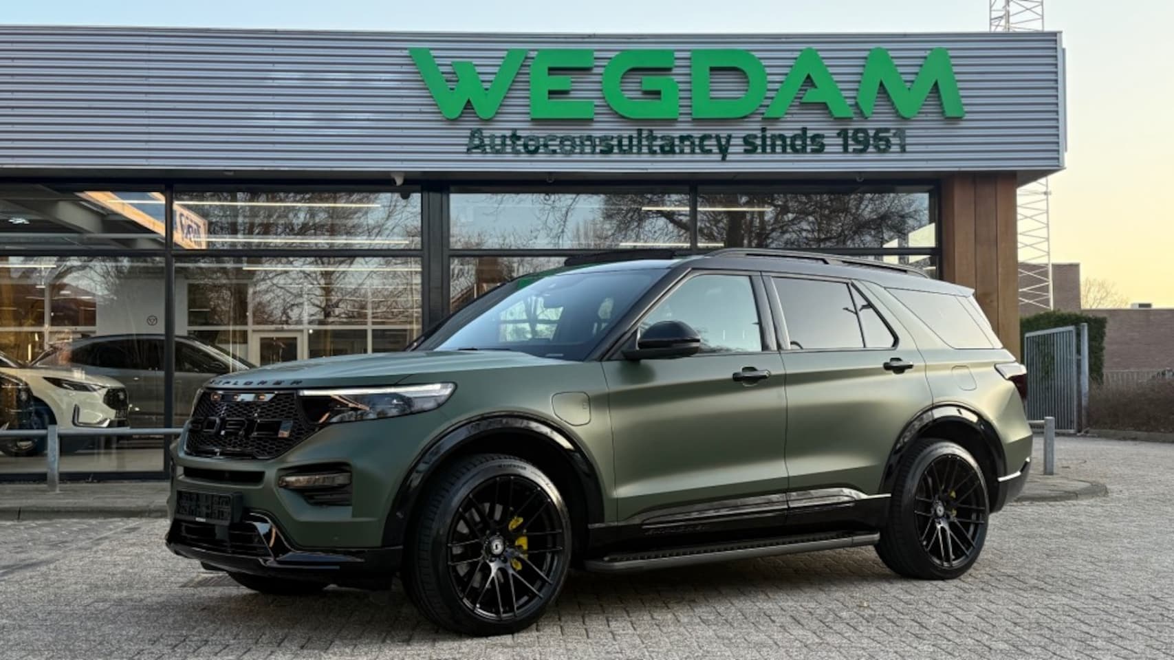 Ford Explorer - 3.0 V6 EB PHEV ST-LINE / ARMY EDITION / 20inch - AutoWereld.nl