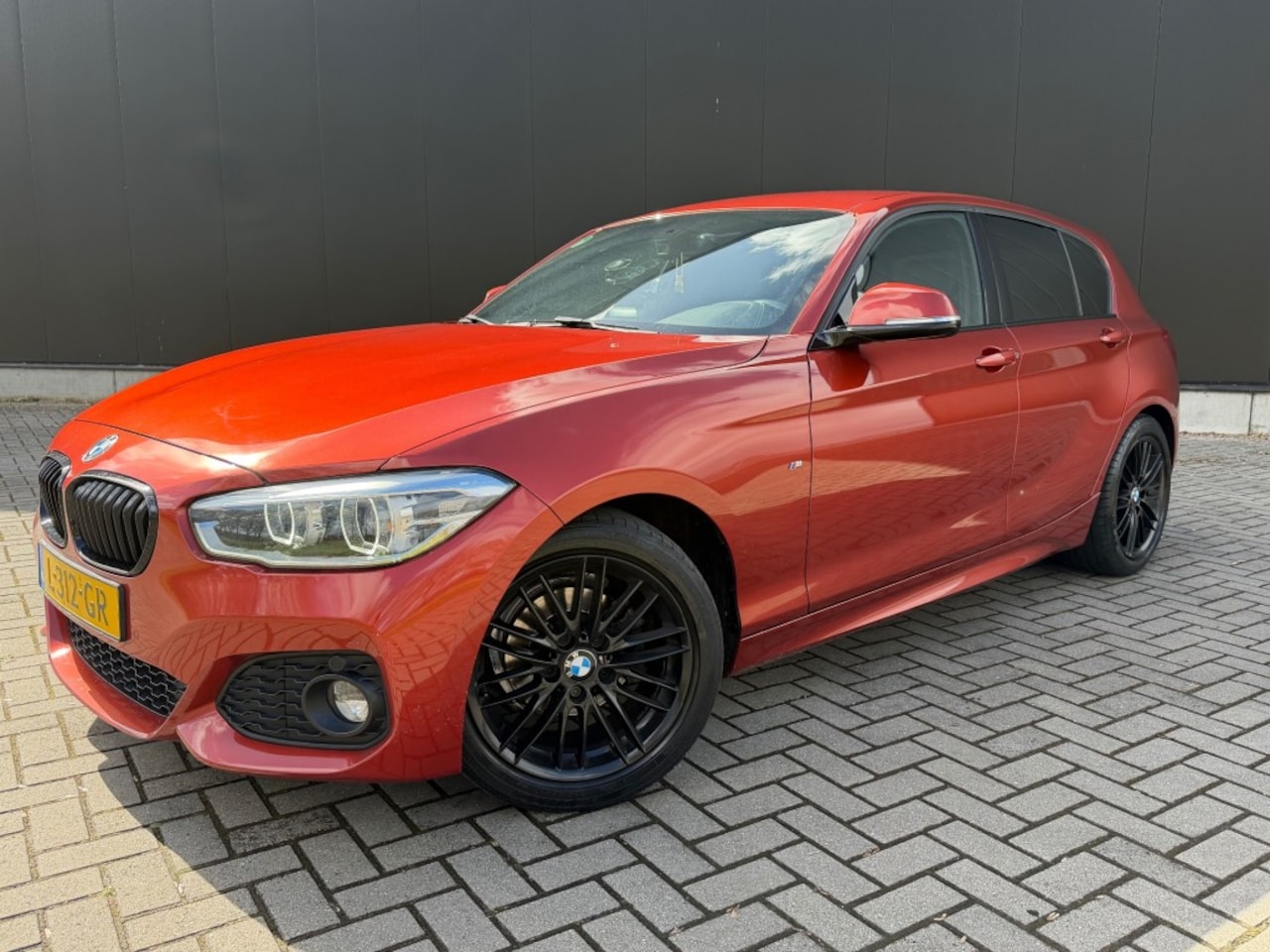 BMW 1-serie - 116D STAGE 1 / M PAKKET / CAMERA / TREKHAAK / LEER STOELVERW - AutoWereld.nl