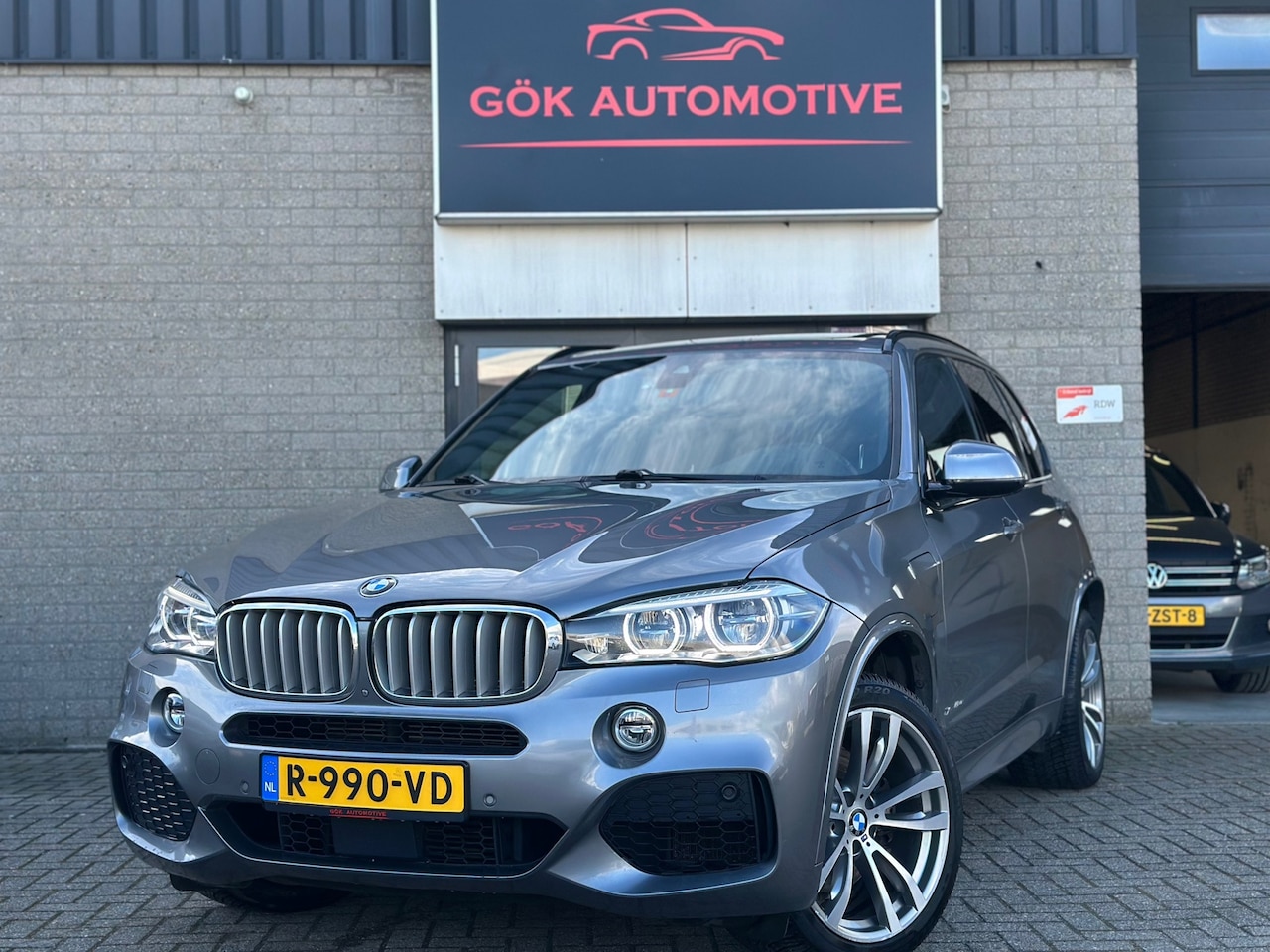 BMW X5 - XDrive40e iPerformance / M Pakket / Pano / Line Assist / Adaptive CC / LED / 360 Camera / - AutoWereld.nl