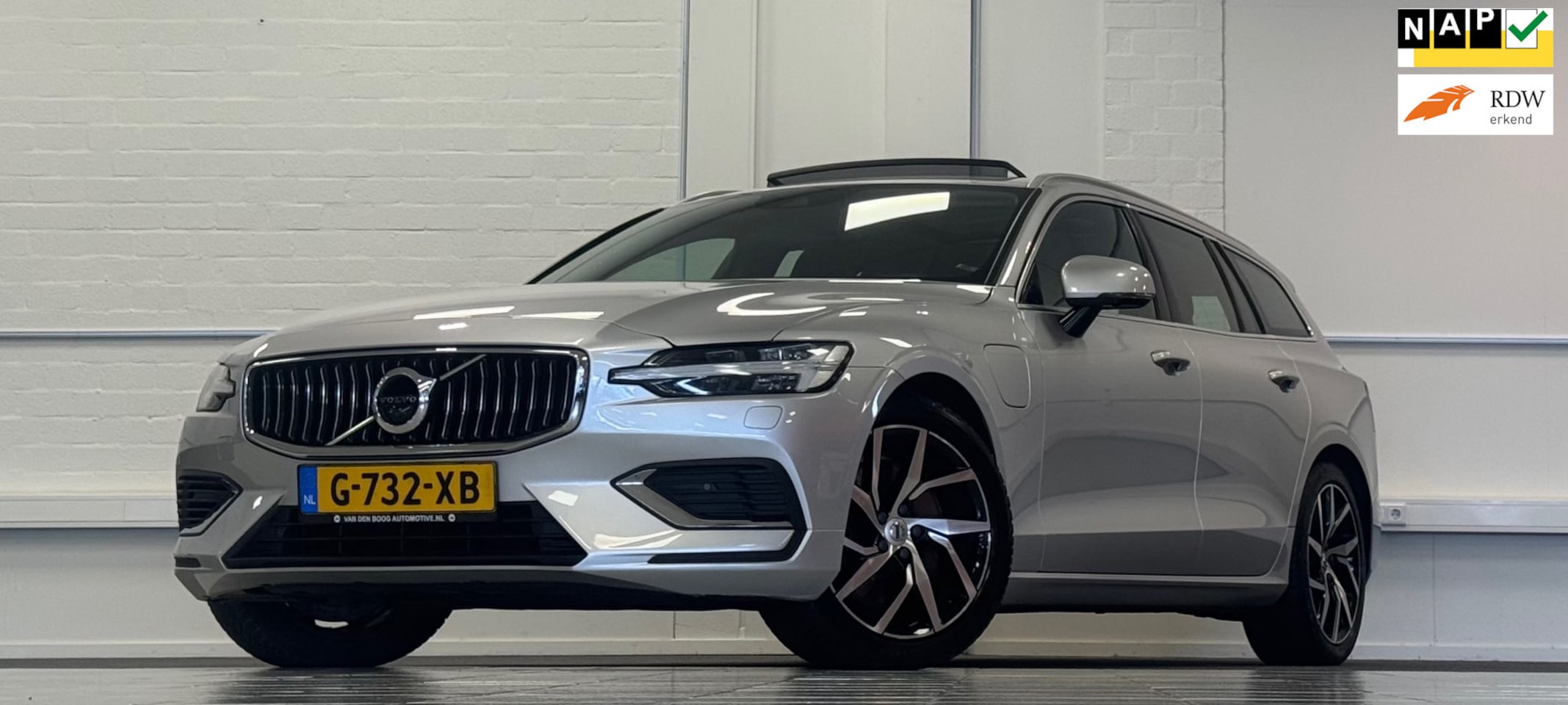 Volvo V60 - 2.0 T6 Twin Engine AWD Inscription Panoramadak Intellisafe Pro Line - AutoWereld.nl