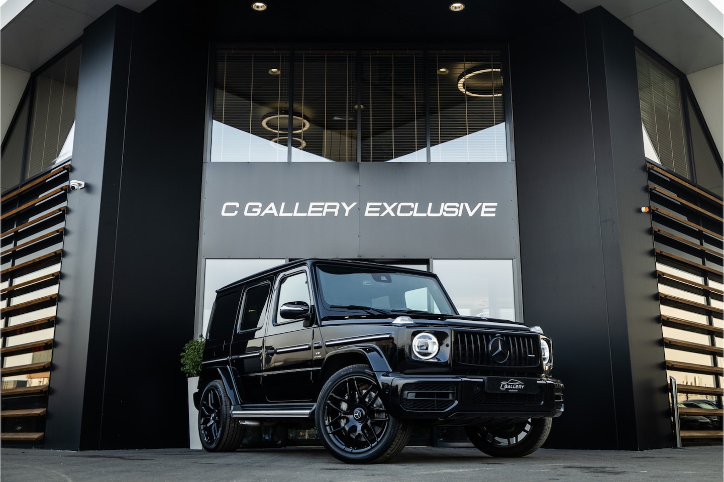 Mercedes-Benz G-klasse - G63 Edition 1 - Manufaktur | Panorama | Burmester | Stoelkoeling & Massage - AutoWereld.nl