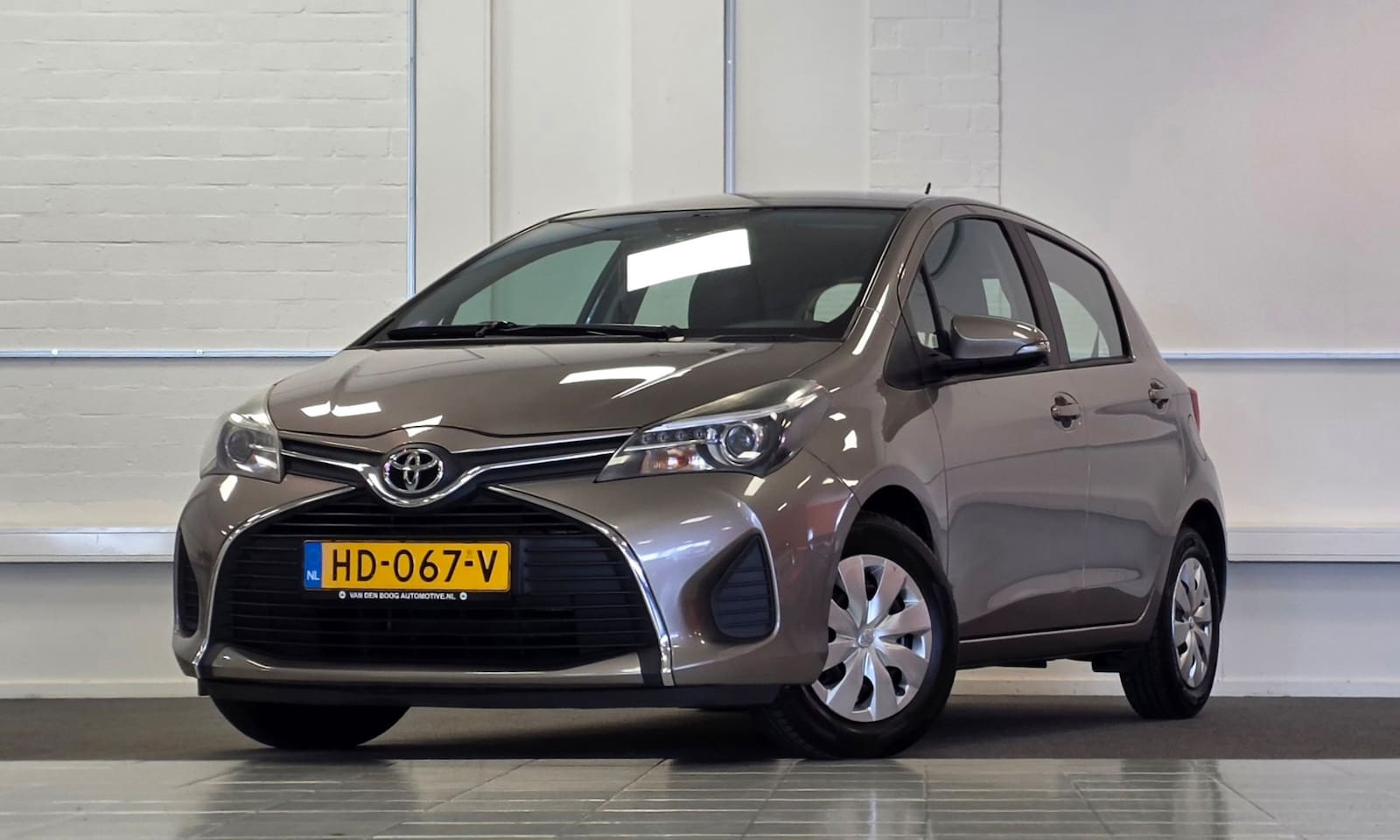 Toyota Yaris - 1.0 VVT-i Aspiration 1.0 VVT-i Aspiration - AutoWereld.nl