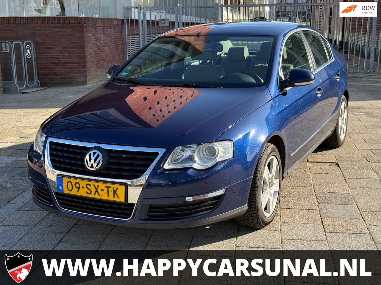 Volkswagen Passat - 2.0 FSI Comfortline 2.0 FSI Comfortline, AUTOMAATAIRCO, CRUISE - AutoWereld.nl