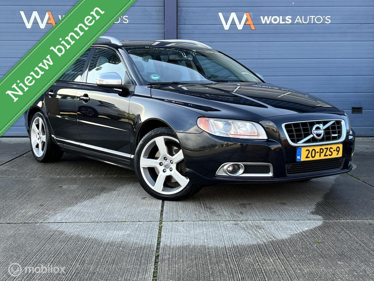 Volvo V70 - 2.0T R-Edition / NETJES / APK 04-2027 / 2e EIGENAAR! - AutoWereld.nl