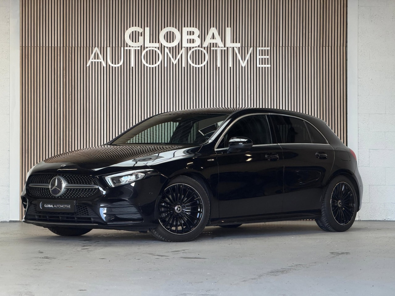 Mercedes-Benz A-klasse - 200 Business Solution AMG - WIDESCREEN - CAMERA - STOELVERWARMING - AutoWereld.nl